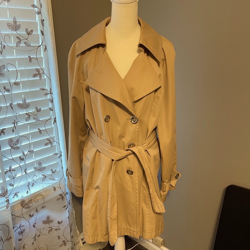 Michael Kors Tan trench coat - Size Large